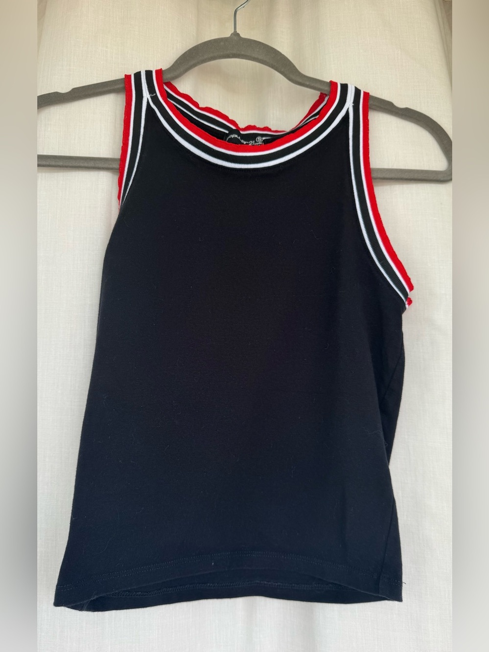 Popular 21 black with red and white trim tank size S